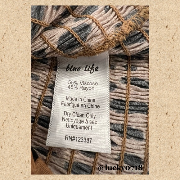 Blue Life NWOT Cora Top in Tan Animal Sz S - Picture 8 of 8